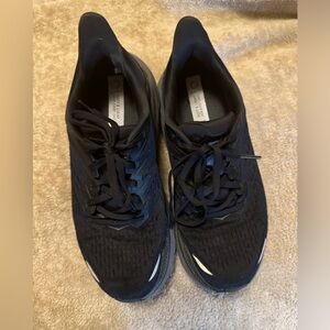 Women size 8 clifton 8